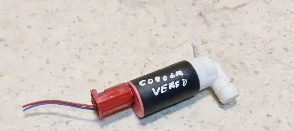 Toyota Corolla Verso AR10 Windscreen/windshield washer pump 150505 150905