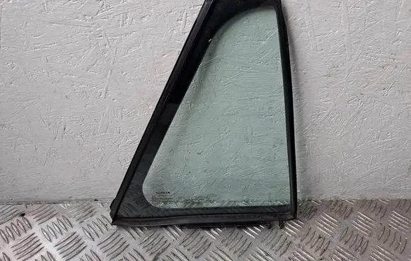 Toyota Avensis T270 Rear vent window glass 43R000848 6812305100 6818805070