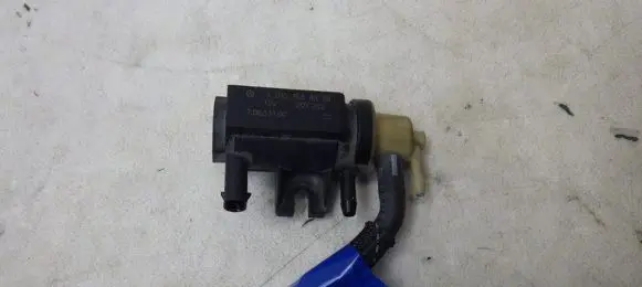 Mercedes-Benz Vito Viano W447 Turbo solenoid valve A0101534528
