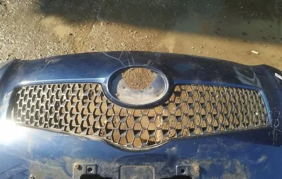Toyota Yaris Front grill 