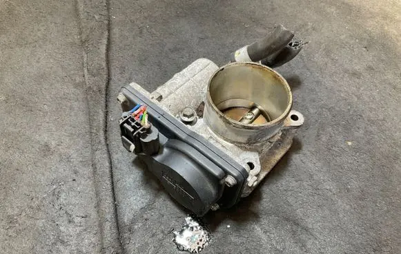 Nissan Note (E12) Throttle valve SERA52601 K4801