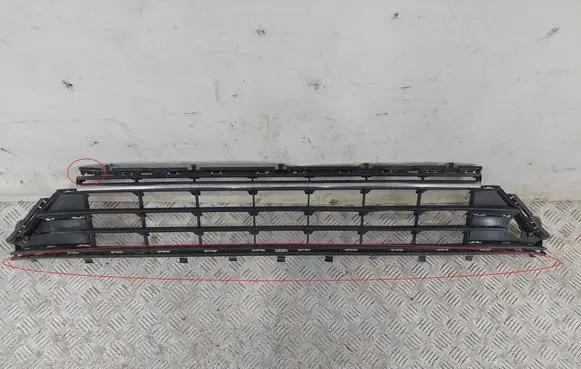 Volkswagen Golf VII Front bumper lower grill 5G0853677L 5G0853671C