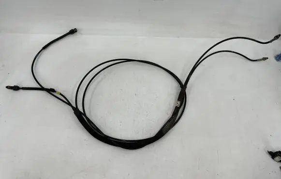 Volkswagen Touareg II Pneumatic air compressor intake pipe/hose