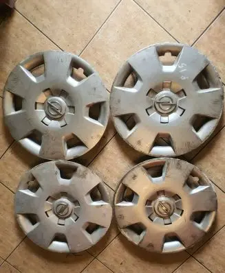 Opel Vectra B R15 wheel hub/cap/trim 13211441 13211422