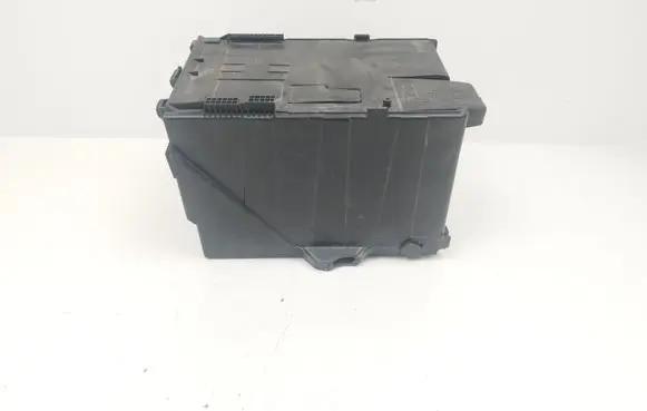 Citroen DS5 Battery box tray 9689002180