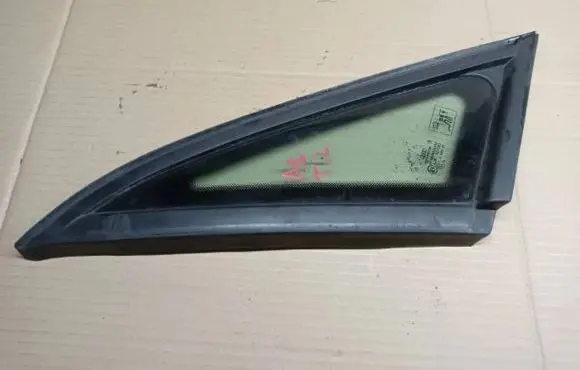 Audi A1 Rear side window 3877