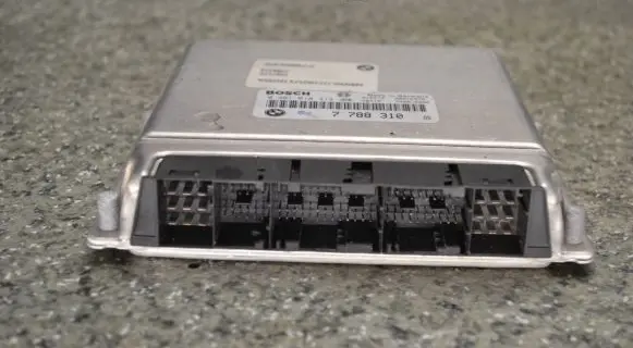 BMW 5 E39 Engine control unit/module 7788310 28RTE978 0281010314