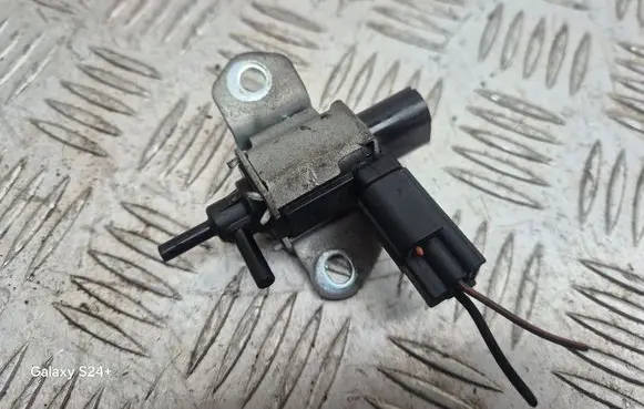 Vacuum valve