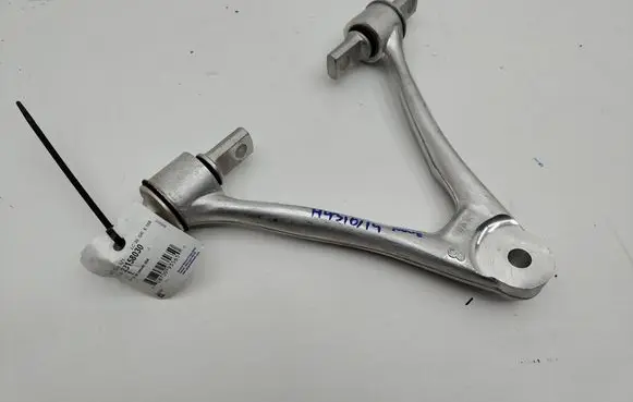 Chevrolet Corvette C7 Front upper control arm/wishbone 23158030