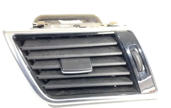 Rear air vent grill