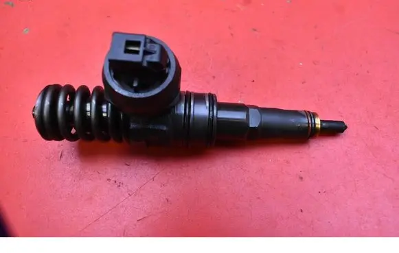 Volkswagen Cross Touran I Fuel injector 0414720215