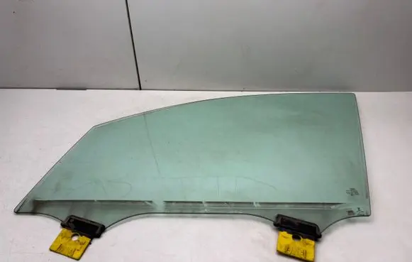 Audi Q7 4M Front door window glass four-door 4M0845021