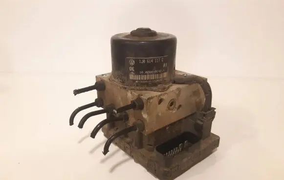 Volkswagen Golf IV ABS Pump 1J0907379G 1J0614117C