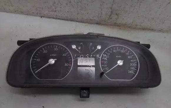 Renault Laguna II Speedometer (instrument cluster) 8200170314