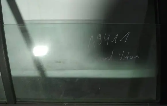 Suzuki Grand Vitara II Rear door window glass AS2