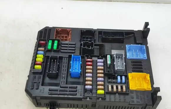 Citroen Berlingo Comfort/convenience module 9832880380 1012362281 20230411