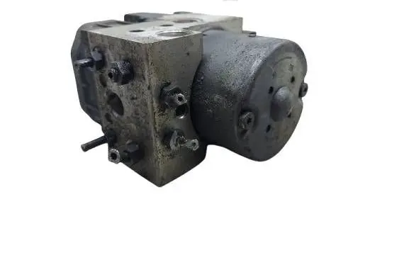 Volkswagen PASSAT B5 ABS Pump 0273004132 0265216411