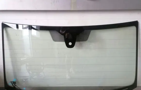 Volkswagen Touareg II Front windscreen/windshield window 00000000000000639