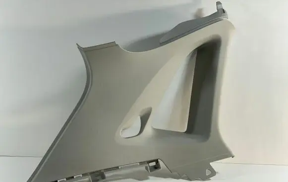 (D)pillar trim (top)