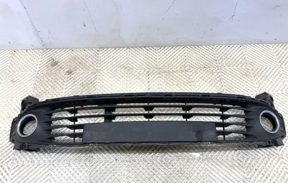 Renault Clio IV Front bumper lower grill 