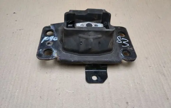 Ford Fusion II Engine mount bracket DG93-7M121-CA