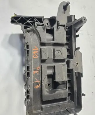 Skoda Superb B6 (3T) Battery box tray 1K0915333B