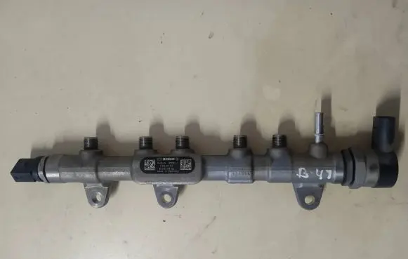BMW 5 F10 F11 Fuel main line pipe 0445214315