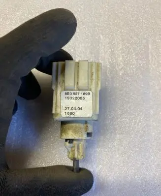 Volkswagen Transporter - Caravelle T5 Brake pedal sensor switch 8E0927189B