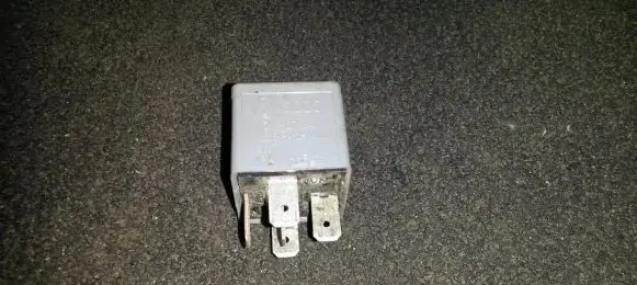 Volkswagen Golf IV Other relay 1j0927841 v23134-a52-x400