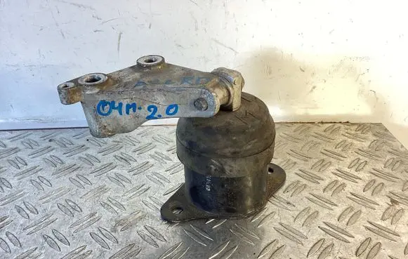 Honda Accord Engine mount bracket