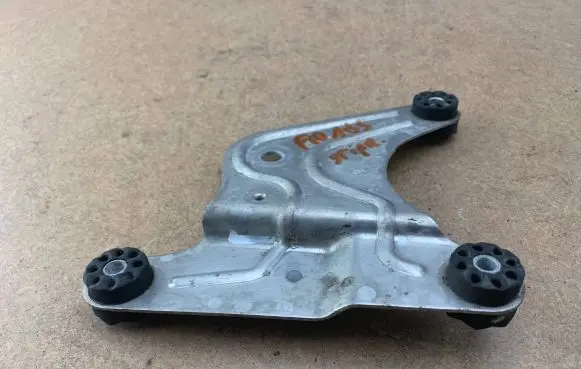BMW 5 F10 F11 ABS pump bracket 6797679 34516797680 6797680