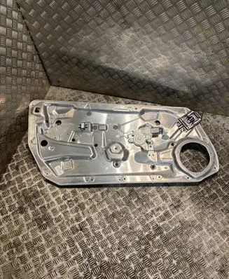 Mercedes-Benz C W204 Front door electric window regulator A2047202979 2047202979