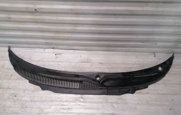 Chrysler 300M Wiper trim 04805015AC 04800501AC