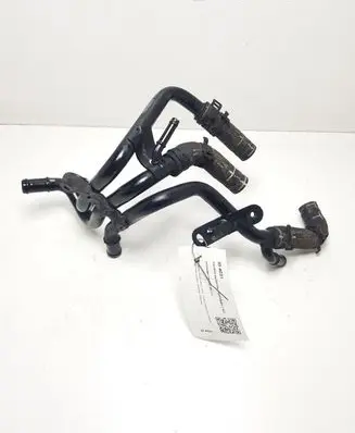 Volkswagen PASSAT B8 Engine coolant pipe/hose 04L121064AM 04L121058H