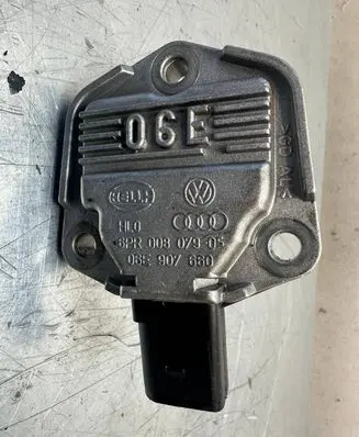 Volkswagen Crafter Oil level sensor 6PR00807905 06E907660