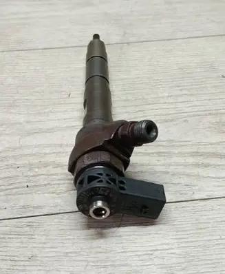 Volkswagen Sharan Fuel injector 0445110369