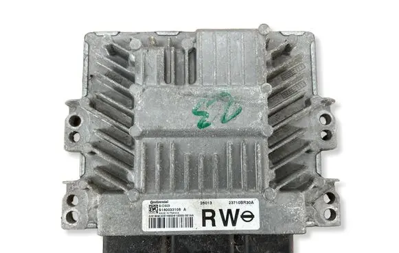 Nissan Qashqai Engine control unit/module 23710BR30A S180033108A