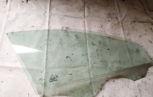 KIA Ceed Front door window glass four-door as2