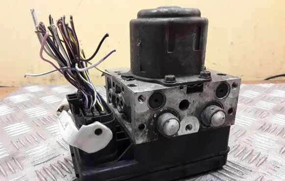 Toyota Avensis Verso ABS Pump 8954144050 4451044050