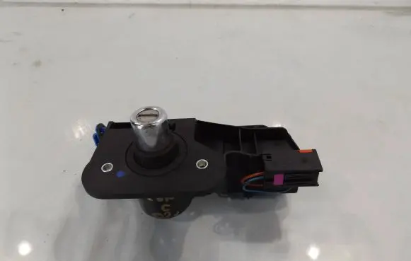 Opel Corsa C Tailgate exterior lock 
