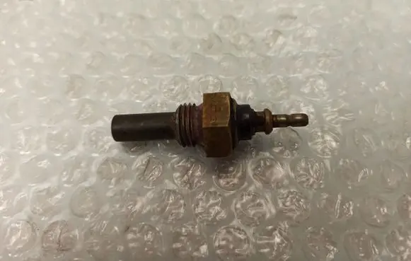 Mercedes-Benz 250 280 C CE W114 Coolant temperature sensor 
