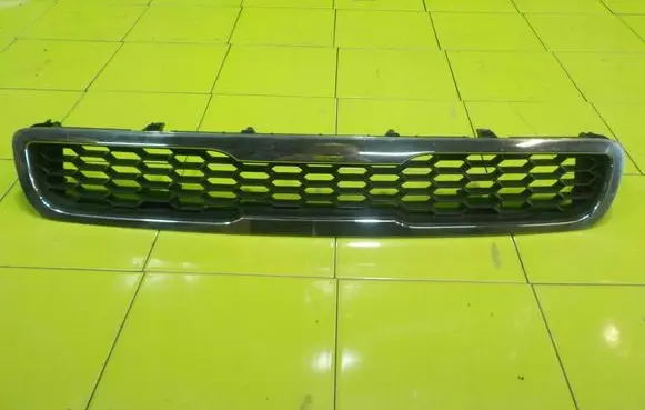 KIA Soul Front bumper upper radiator grill 863512K050 NP527