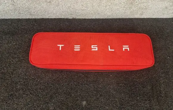 Tesla Model S First aid kit 