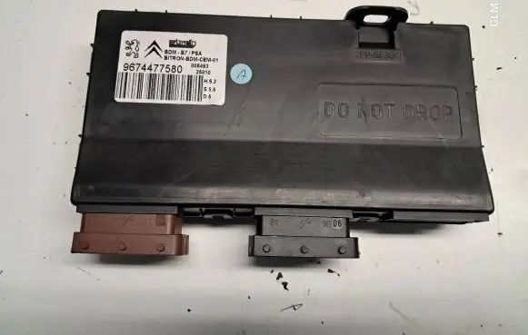 Peugeot RCZ Seat control module 9674477580