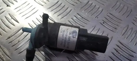 Mercedes-Benz A W168 Windscreen/windshield washer pump 8tw00684702 8tw006847-02