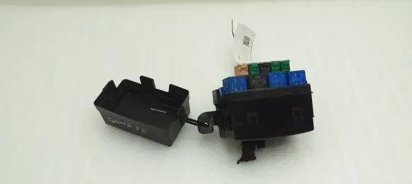 Hyundai Santa Fe Fuse box set 952102E000 N914222B5200A 911162B010