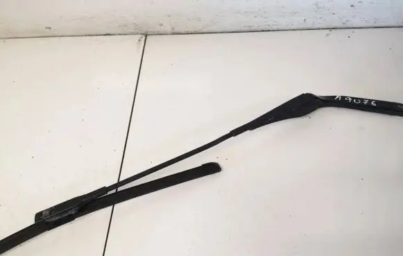 BMW 1 E81 E87 Front wiper blade arm 61617169 61.61-7169169972