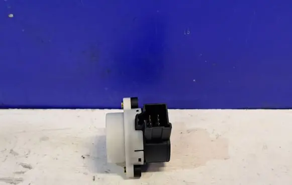 Volvo XC90 Ignition lock 8645228