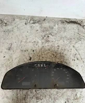 Volkswagen Transporter - Caravelle T5 Speedometer (instrument cluster) 88311346