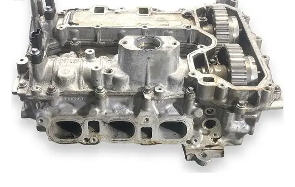 Peugeot 308 Engine head